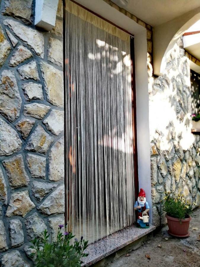 Apartman Tri Palme Gabonjin Exterior foto